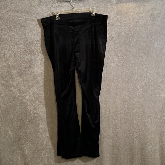 Juicy contour, black velvet pants was juicy and bling on the front XX large no - Picture 4 of 5
